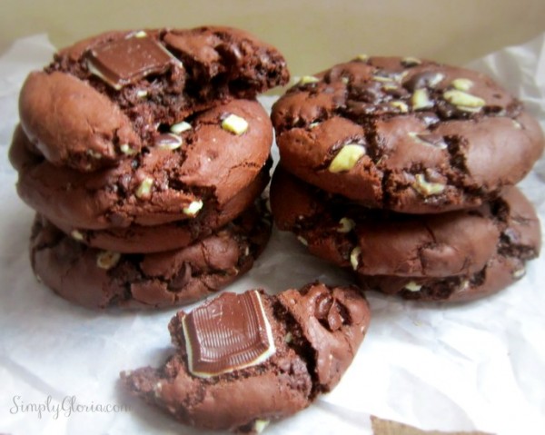 Mint Triple Chocolate Cookies SimplyGloria.com #mint #chocolate #cookies