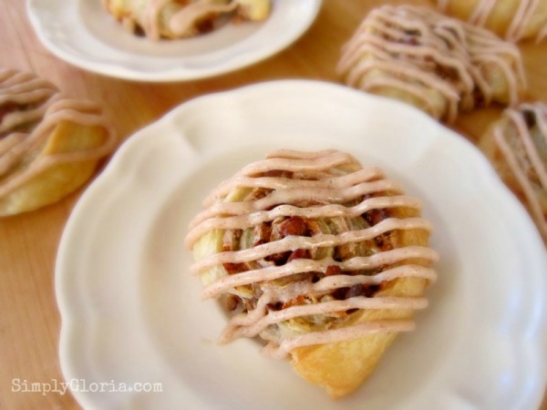Pastry Cinna-Swirls with Cinnamon Cream Cheese Icing  #cinnamon