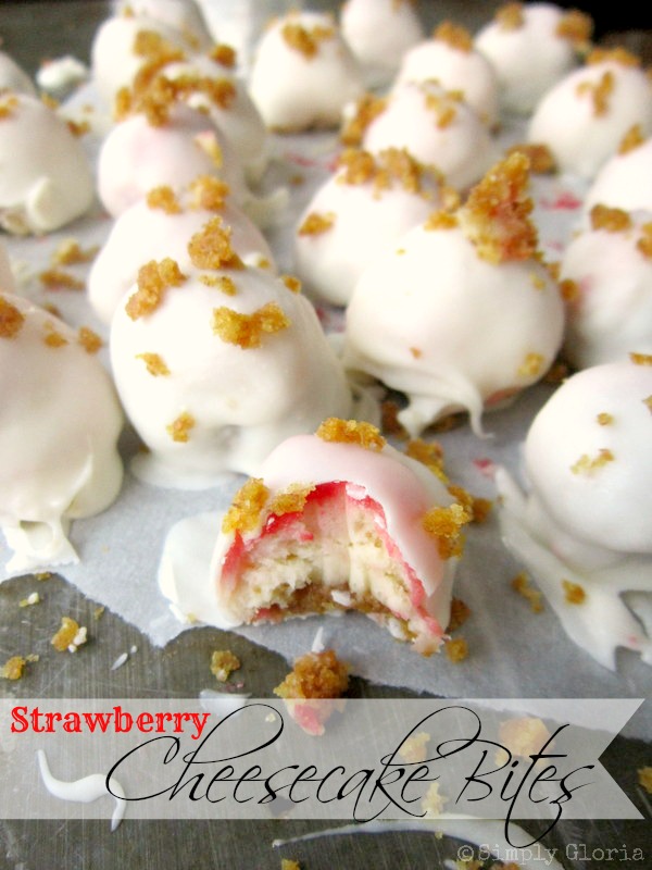 White Chocolate covered Strawberry Cheesecake Bites - SimplyGloria.com #cheesecake #dessert