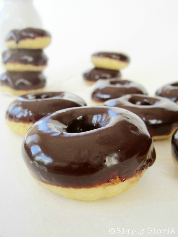 Banana Donuts Covered with Chocolate Ganache - SimplyGloria.com #donuts