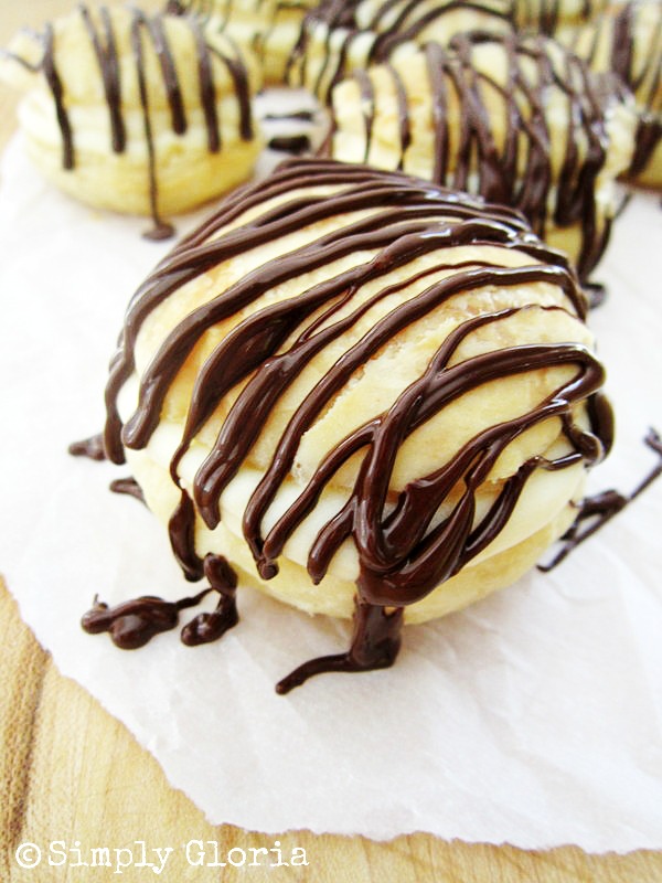 Cheesecake Cream Puffs - SimplyGloria.com #chocolate
