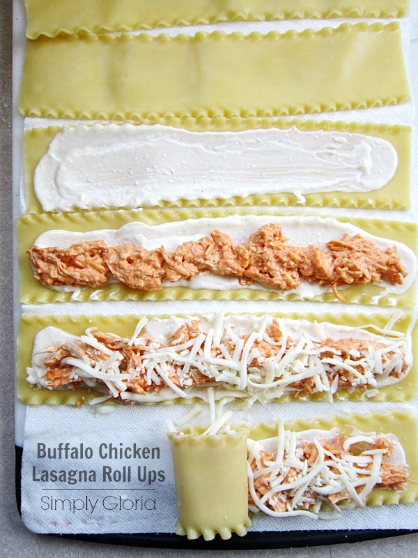 Buffalo Chicken Lasagna Roll Ups by SimplyGloria.com #lasagna