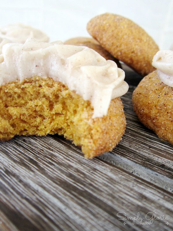 Pumpkin Snickerdoodles with Cream Cheese Cinnamon Icing by SimplyGloria.com So fluffy and soft!