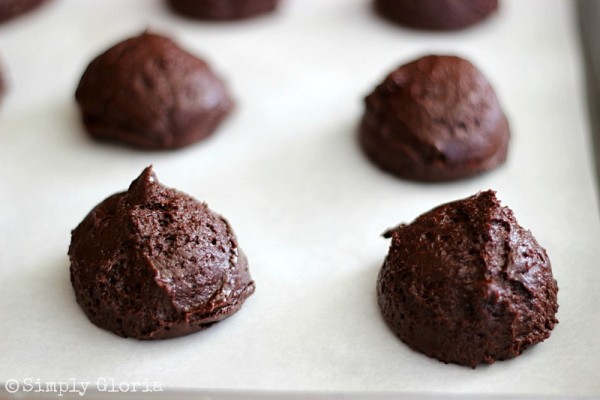 Oreo Stuffed Chocolate Cookies  SimplyGloria.com #chocolate