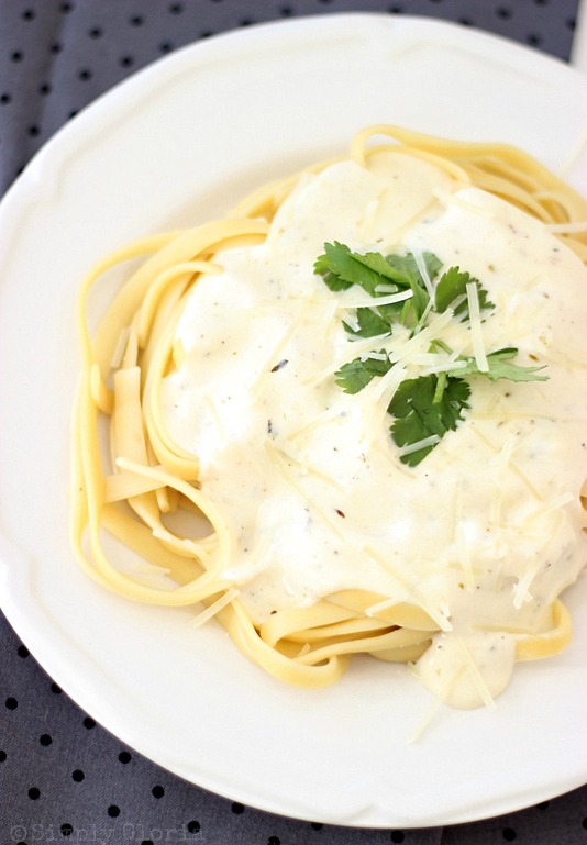 Parmesan Cream Sauce from SimplyGloria.com #CreamSauce #Pasta