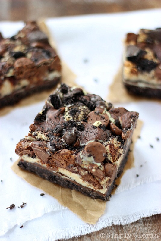 Mint Cheesecake Cookie Bars with SimplyGloria.com #cheesecake #mint