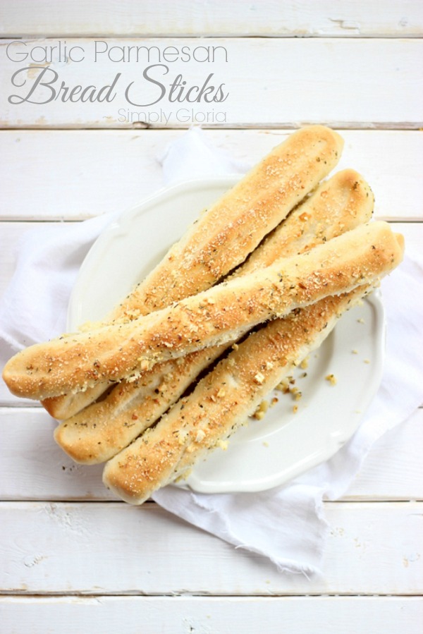 Garlic Parmesan Bread Sticks with SimplyGloria.com #bread