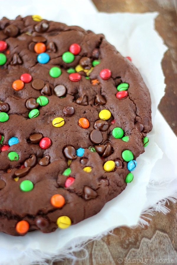 Giant Double Chocolate Cookie with SimplyGloria.com #chocolate