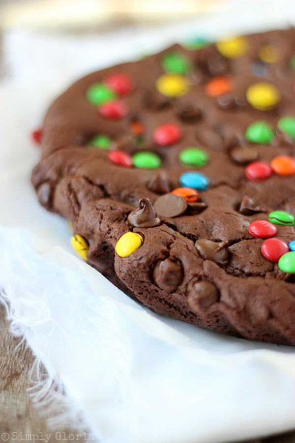Giant Double Chocolate Cookie with SimplyGloria.com #cookies