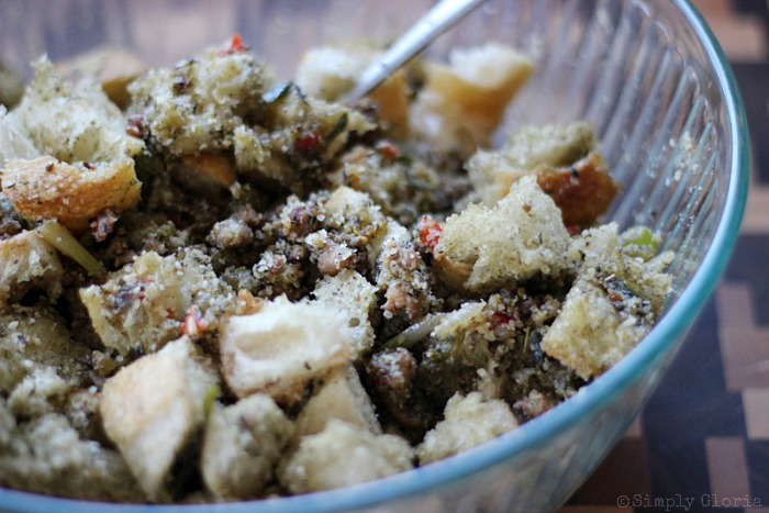 Sourdough Bread Stuffing with Italian Sausage from SimplyGloria.com #dressing vii