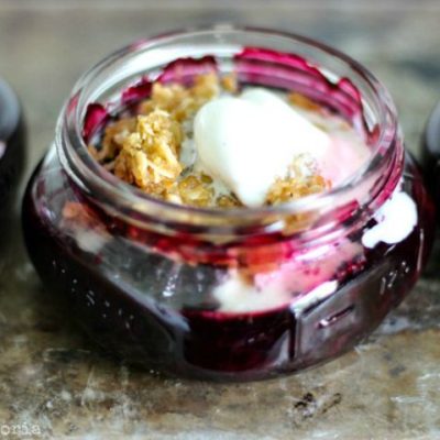 Blueberry Crumble (baked in a jar!)