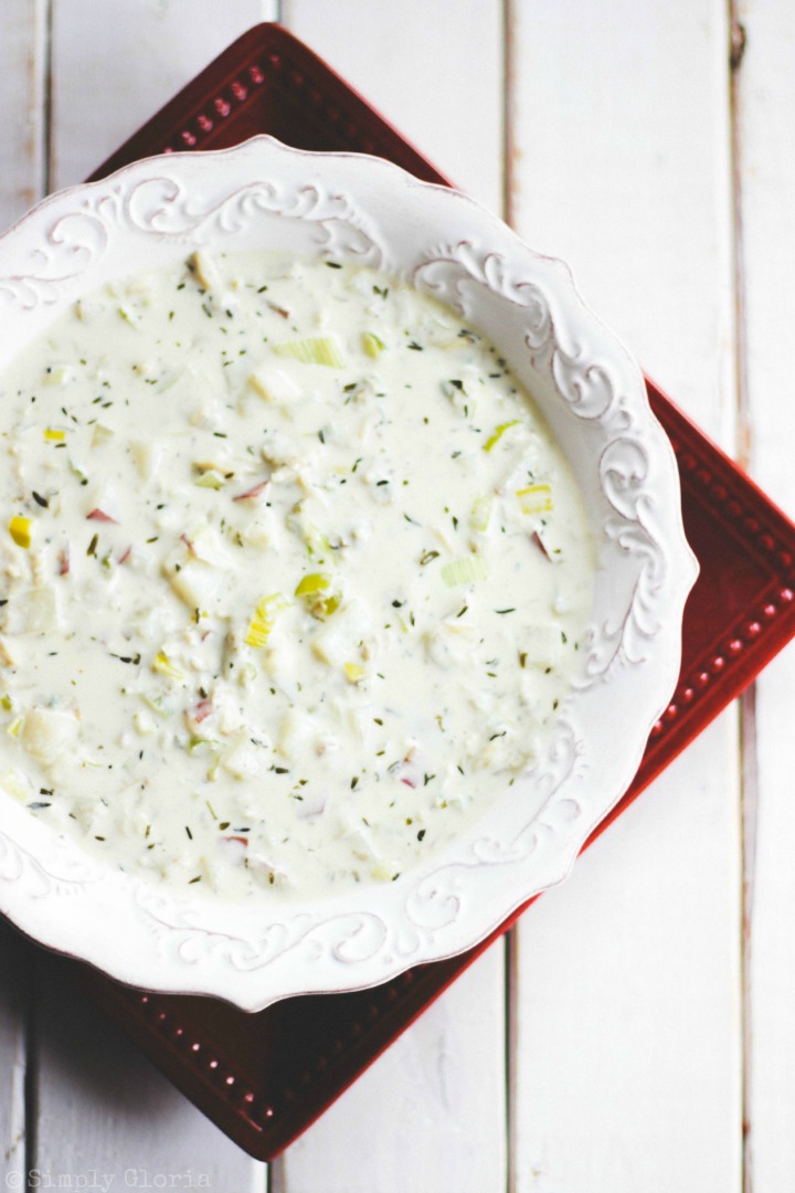 Easy Creamy Clam Chowder with SimplyGloria.com #soup